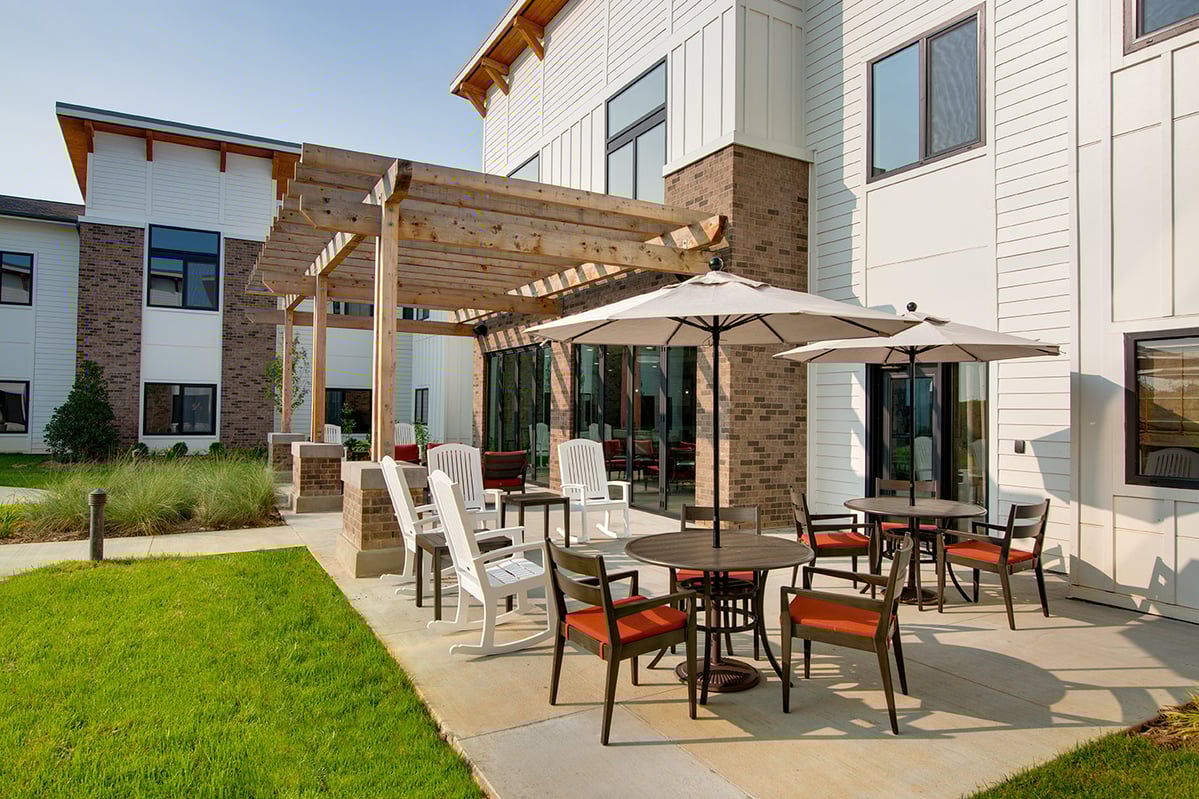 Outdoor-Dining-Area_Preston-Greens-Senior-Living