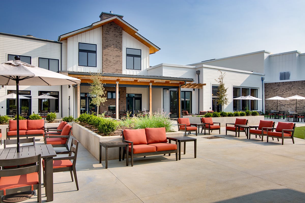 Outdoor-Seating-3_Preston-Greens-Senior-Living